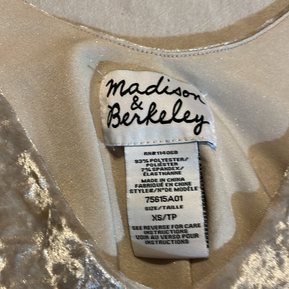 Madison and Berkeley creamy tan crushed velvet  Crop Camisole - Picture 3 of 5